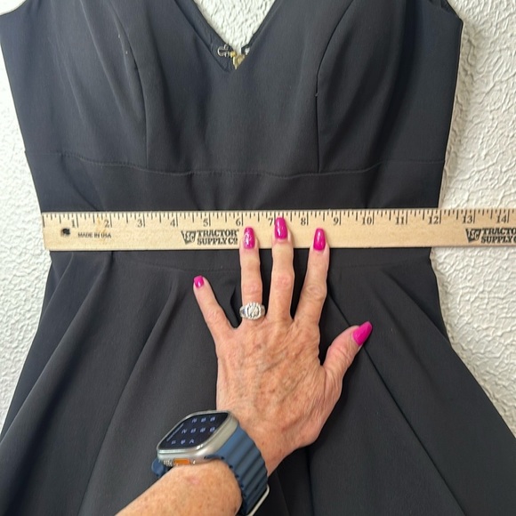 Black Sleeveless V-Neck Cocktail Mini Dress - Picture 6 of 15